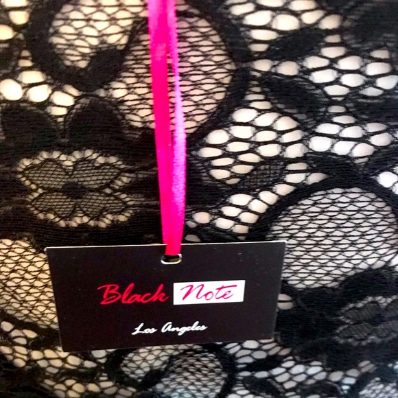 🔥NEW Allover Lace Bodysuit - Picture 8 of 9